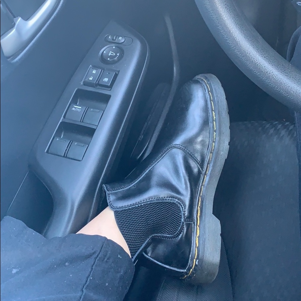 Chelsea boots (docs )